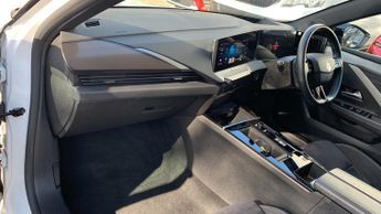 Vauxhall Astra 1.6 12.4kWh GSe Hatchback 5dr Petrol Plug-in Hybrid Auto Euro 6 