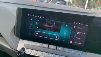 Vauxhall Astra 1.6 12.4kWh GSe Hatchback 5dr Petrol Plug-in Hybrid Auto Euro 6 