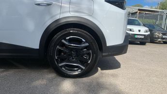 Peugeot 5008 73kWh Allure SUV 5dr Electric Auto (210 ps)