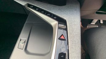 Peugeot 5008 73kWh Allure SUV 5dr Electric Auto (210 ps)