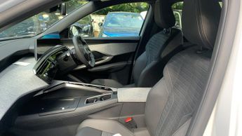 Peugeot 5008 73kWh Allure SUV 5dr Electric Auto (210 ps)