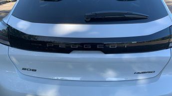 Peugeot 208 1.2 PureTech MHEV Allure Hatchback 5dr Petrol Hybrid e-DSC Euro 