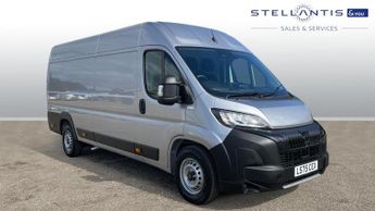 Peugeot Boxer 2.2 BlueHDi 435 Professional Panel Van 5dr Diesel Manual L4 H2 E