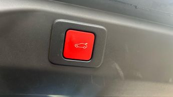 Peugeot 3008 73kWh GT SUV 5dr Electric Auto (210 ps)
