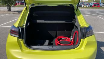 Peugeot 208 50kWh E-Style Auto 5dr (7.4kW Charger)