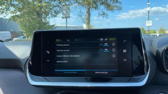 Peugeot 208 50kWh E-Style Auto 5dr (7.4kW Charger)