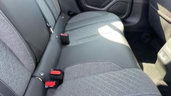 Peugeot 208 50kWh E-Style Auto 5dr (7.4kW Charger)