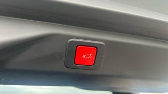 Peugeot 3008 73kWh GT SUV 5dr Electric Auto (210 ps)