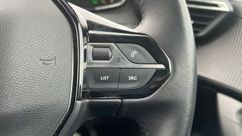 Peugeot 2008 50kWh Allure SUV 5dr Electric Auto (136 ps)