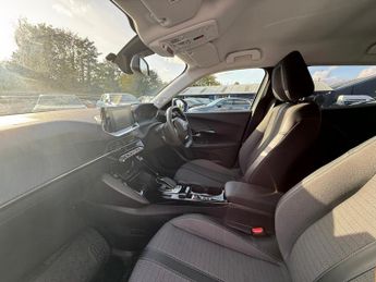 Peugeot 2008 50kWh Allure SUV 5dr Electric Auto (136 ps)