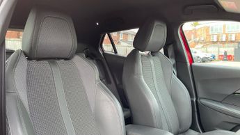 Peugeot 2008 50kWh GT SUV 5dr Electric Auto (7kW Charger) (136 ps)