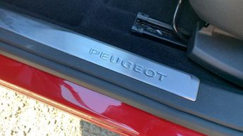Peugeot 3008 SUV 1.6 12.4kWh Allure SUV 5dr Petrol Plug-in Hybrid e-EAT Euro 6 (s