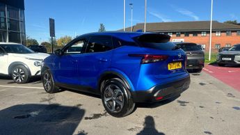 Nissan Qashqai 1.3 DIG-T MHEV N-Connecta SUV 5dr Petrol Hybrid XTRON Euro 6 (s/