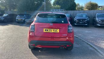 Fiat 600 1.2 MHEV SUV 5dr Petrol Hybrid e-DCT Euro 6 (s/s) (136 ps)