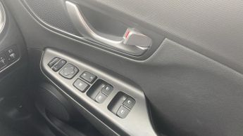 Hyundai Kona 64kWh Ultimate SUV 5dr Electric Auto (10.5kW Charger) (204 ps)