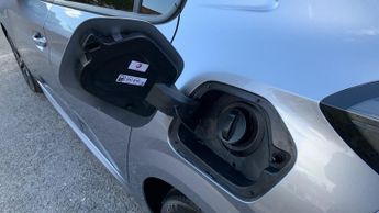 Peugeot 208 1.2 PureTech MHEV Allure Hatchback 5dr Petrol Hybrid e-DSC Euro