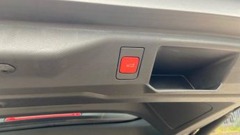 Peugeot 5008 73kWh GT SUV 5dr Electric Auto (210 ps)