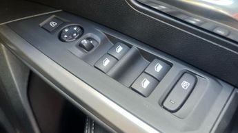 Peugeot 5008 1.2 MHEV Allure SUV 5dr Petrol Hybrid e-DSC Euro 6 (s/s) (136 ps