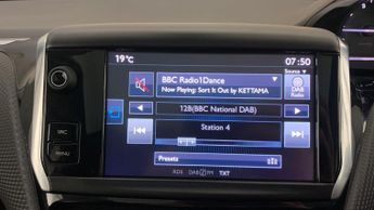 Peugeot 208 1.2 PureTech Roland Garros Hatchback 5dr Petrol EAT Euro 6 (s/s)