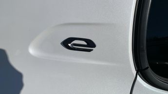 Peugeot 208 50kWh Allure Hatchback 5dr Electric Auto (136 ps)