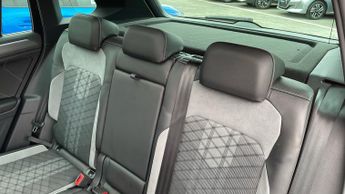 Volkswagen Tiguan 2.0 TSI R-Line SUV 5dr Petrol DSG 4Motion Euro 6 (s/s) (190 ps)