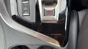 Peugeot 3008 SUV 1.2 PureTech Allure Premium SUV 5dr Petrol EAT Euro 6 (s/s) (130