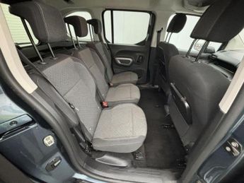 Vauxhall Combo Life Electric 50kWh Ultimate MPV 5dr Electric Auto (7.4kW Charger) (136 ps)