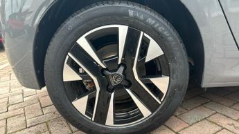 Peugeot 208 50kWh E-Style Hatchback 5dr Electric Auto (7.4kW Charger) (136 p