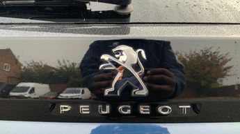 Peugeot 3008 SUV 1.6 13.2kWh Allure Premium + SUV 5dr Petrol Plug-in Hybrid e-EAT