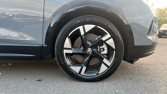 Vauxhall Grandland Electric 73kWh Ultimate SUV 5dr Electric Auto (213 ps)