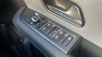 Vauxhall Grandland Electric 73kWh Ultimate SUV 5dr Electric Auto (213 ps)