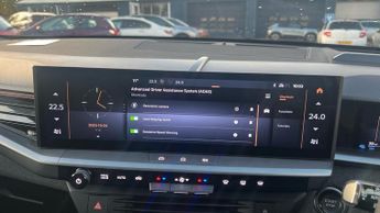 Vauxhall Grandland Electric 73kWh Ultimate SUV 5dr Electric Auto (213 ps)