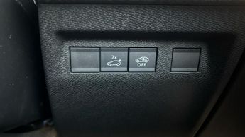 Vauxhall Grandland Electric 73kWh Ultimate SUV 5dr Electric Auto (213 ps)