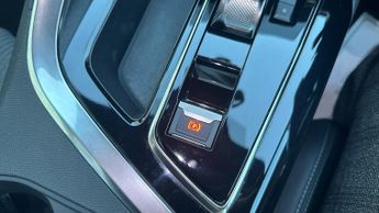 Peugeot 3008 SUV 1.6 13.2kWh Allure Premium + SUV 5dr Petrol Plug-in Hybrid e-EAT