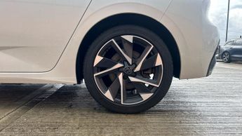 Peugeot 308 1.6 12.4kWh Allure Premium Hatchback 5dr Petrol Plug-in Hybrid e