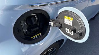 Fiat 500E C 42kWh La Prima Convertible 2dr Electric Auto (118 ps)