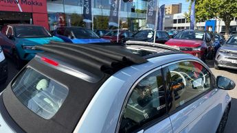 Fiat 500E C 42kWh La Prima Convertible 2dr Electric Auto (118 ps)