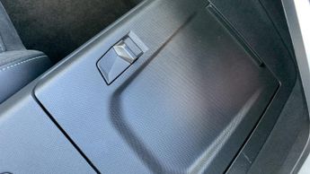 Peugeot 3008 SUV 1.2 MHEV GT SUV 5dr Petrol Hybrid e-DSC Euro 6 (s/s) (136 ps)