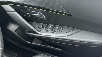 Peugeot 208 50kWh GT Premium Hatchback 5dr Electric Auto (136 ps)