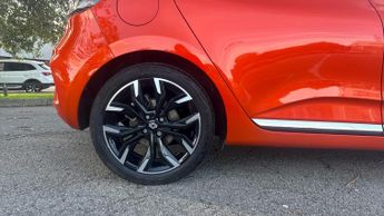 Renault Clio 1.6 E-TECH techno Hatchback 5dr Petrol Hybrid Auto Euro 6 (s/s) 