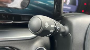 Fiat 600 1.2 MHEV SUV 5dr Petrol Hybrid e-DCT Euro 6 (s/s) (136 ps)