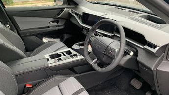 Vauxhall Grandland 1.2 MHEV Ultimate SUV 5dr Petrol Hybrid e-DCT Euro 6 (s/s) (136 