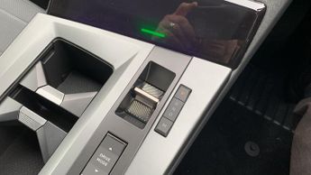 Vauxhall Grandland 1.2 MHEV Ultimate SUV 5dr Petrol Hybrid e-DCT Euro 6 (s/s) (136 