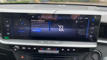 Vauxhall Grandland 1.2 MHEV Ultimate SUV 5dr Petrol Hybrid e-DCT Euro 6 (s/s) (136 