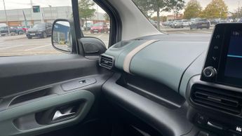 Citroen Berlingo 50kWh Flair XTR M MPV 5dr Electric Auto (7.4kW Charger) (136 ps)