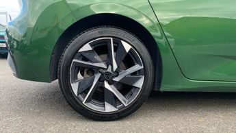 Peugeot 308 1.2 PureTech Allure Premium Hatchback 5dr Petrol EAT Euro 6 (s/s