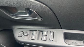 Vauxhall Corsa Electric 50kWh Design Hatchback 5dr Electric Auto (136 ps)
