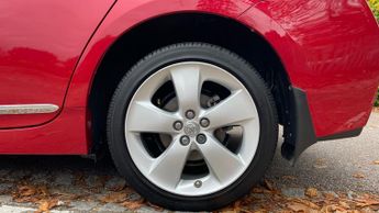 Toyota Prius 1.8 VVT-h T Spirit Hatchback 5dr Petrol Hybrid CVT Euro 5 (s/s) 