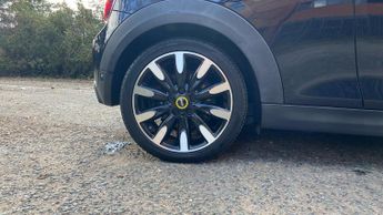 Mini Electric Hatch Cooper SE 32.6kWh Level 3 Hatchback 3dr Electric Auto (184 ps)