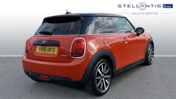 Mini Hatch 1.5 Cooper Hatchback 3dr Petrol Steptronic Euro 6 (s/s) (136 ps)